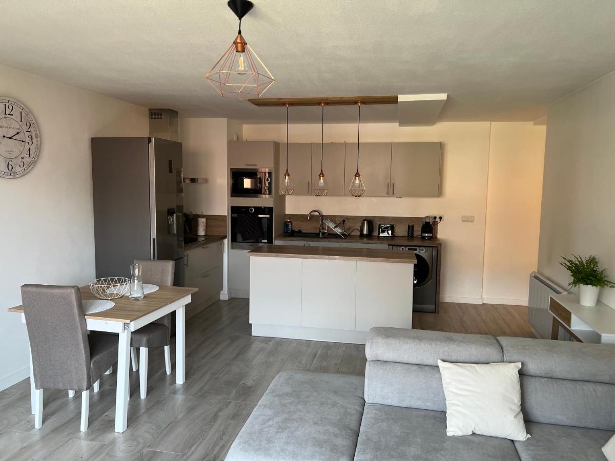 Appartement Entre Lacs, Montagnes Et Stations De Ski Bonneville Exterior foto